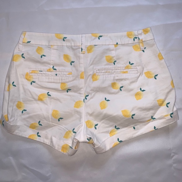Old Navy lemon print shorts - Picture 2 of 3